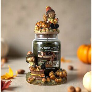 Yankee Candle Autumn Lodge 22oz Jar + “Harvest Babies / Nut Baby” Topper & Base